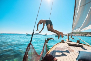 NEW! Zadar: Traditional Boat Ride & Old Town Walking Tour