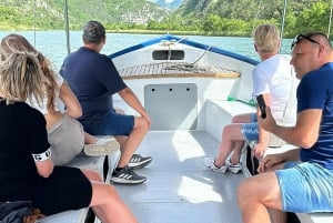 Omiš: Passeio de barco de 2 horas pelo rio Cetina e visita ao parque natural