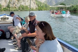 Omiš: Passeio de barco de 2 horas pelo rio Cetina e visita ao parque natural