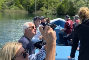 Omiš: Passeio de barco de 2 horas pelo rio Cetina e visita ao parque natural