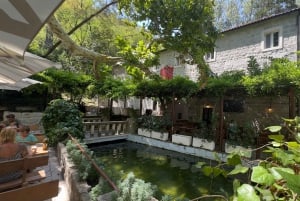 Omiš: Passeio de barco de 2 horas pelo rio Cetina e visita ao parque natural