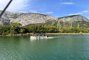 Omiš: Rejs wycieczkowy szklaną łodzią po kanionie rzeki Cetina do młyna Radmana