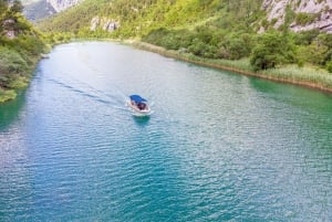 Omiš: Rejs wycieczkowy szklaną łodzią po kanionie rzeki Cetina do młyna Radmana