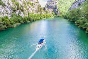 Omiš: Rejs wycieczkowy szklaną łodzią po kanionie rzeki Cetina do młyna Radmana