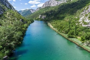 Omiš: Rejs wycieczkowy szklaną łodzią po kanionie rzeki Cetina do młyna Radmana
