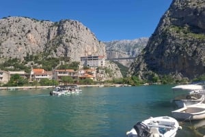 Omiš : croisière de 2 heures sur la rivière Cetina en bateau transparent et visite du Beer Garden