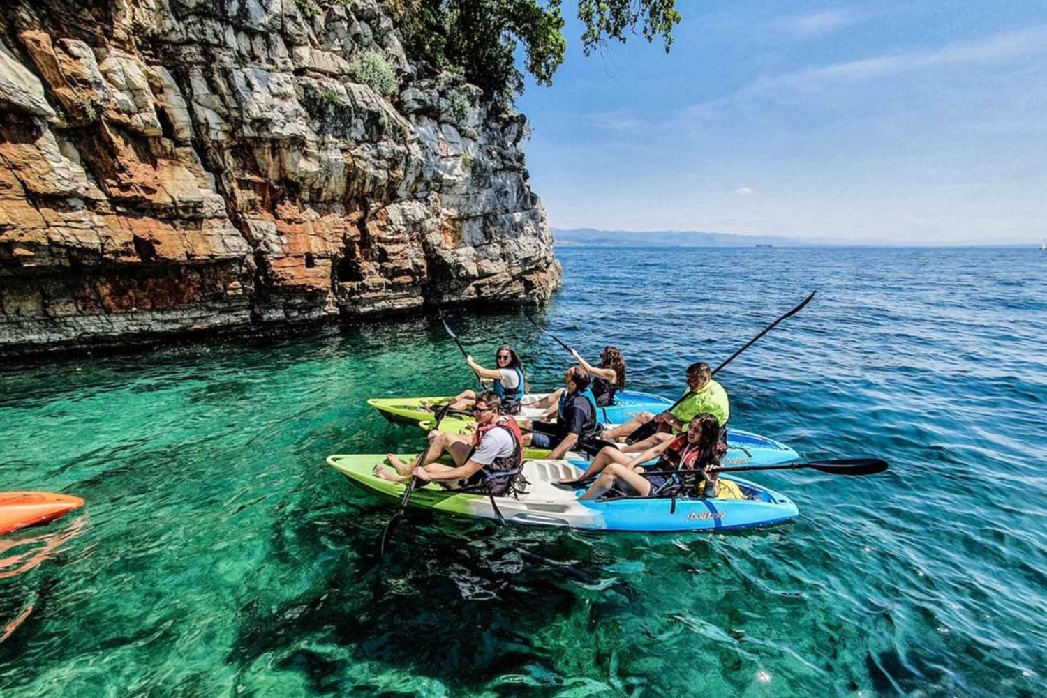 Opatija: aventura de caiaque nas falésias e grutas