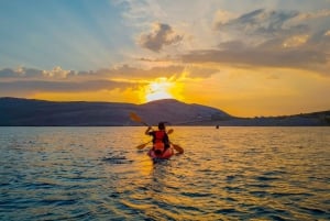 Da Metajna/Novalja: Tour guidato in kayak nella baia di Pag