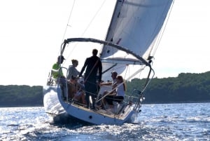 Ilhas Paklinski: Passeio de barco à vela de meio dia em Hvar