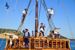 Panoramic Galleon Cruise with a Live Show at Sunset