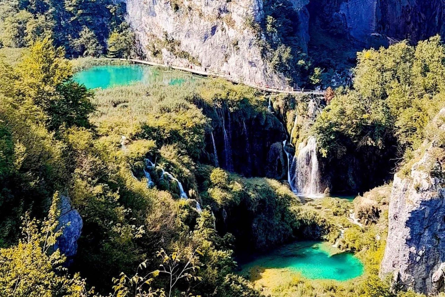 Plitvice-järvien päiväretki Rijekasta, yksinkertainen ja turvallinen.