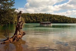 Plitvicer Seen: geführter Rundgang mit Bus- und Bootsfahrt
