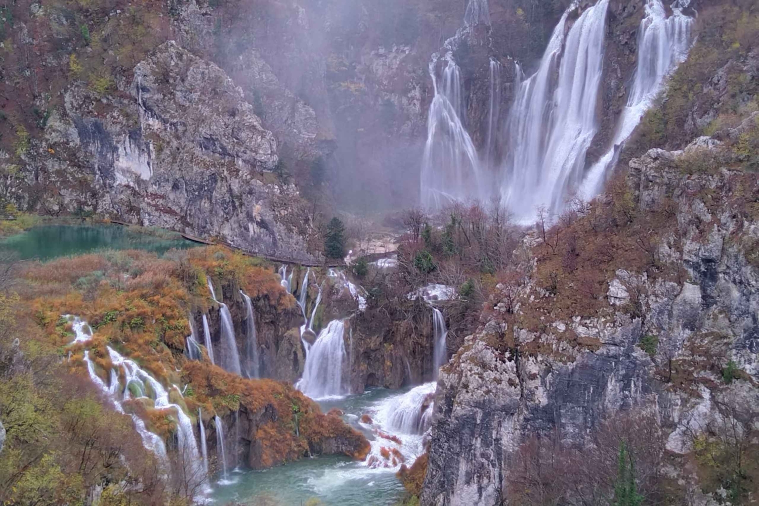 Plitvicer Seen: Geführter Rundgang mit Bootsfahrt