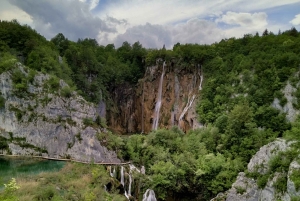 Plitvicer Seen: Geführter Rundgang mit Bootsfahrt