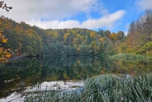 Plitvice: Geführte Tour durch die Plitvicer Seen mit Bootsfahrt
