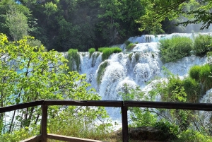 Privat tur til Krka-vandfaldene fra Split med vinprøve og frokost