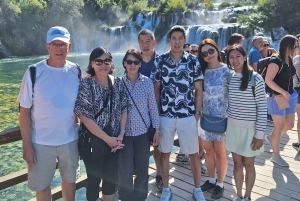 Privat tur til Krka-vandfaldene fra Split med vinprøve og frokost