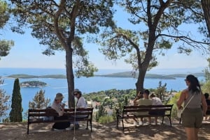 Tour privado en lancha motora de lujo con un experto local