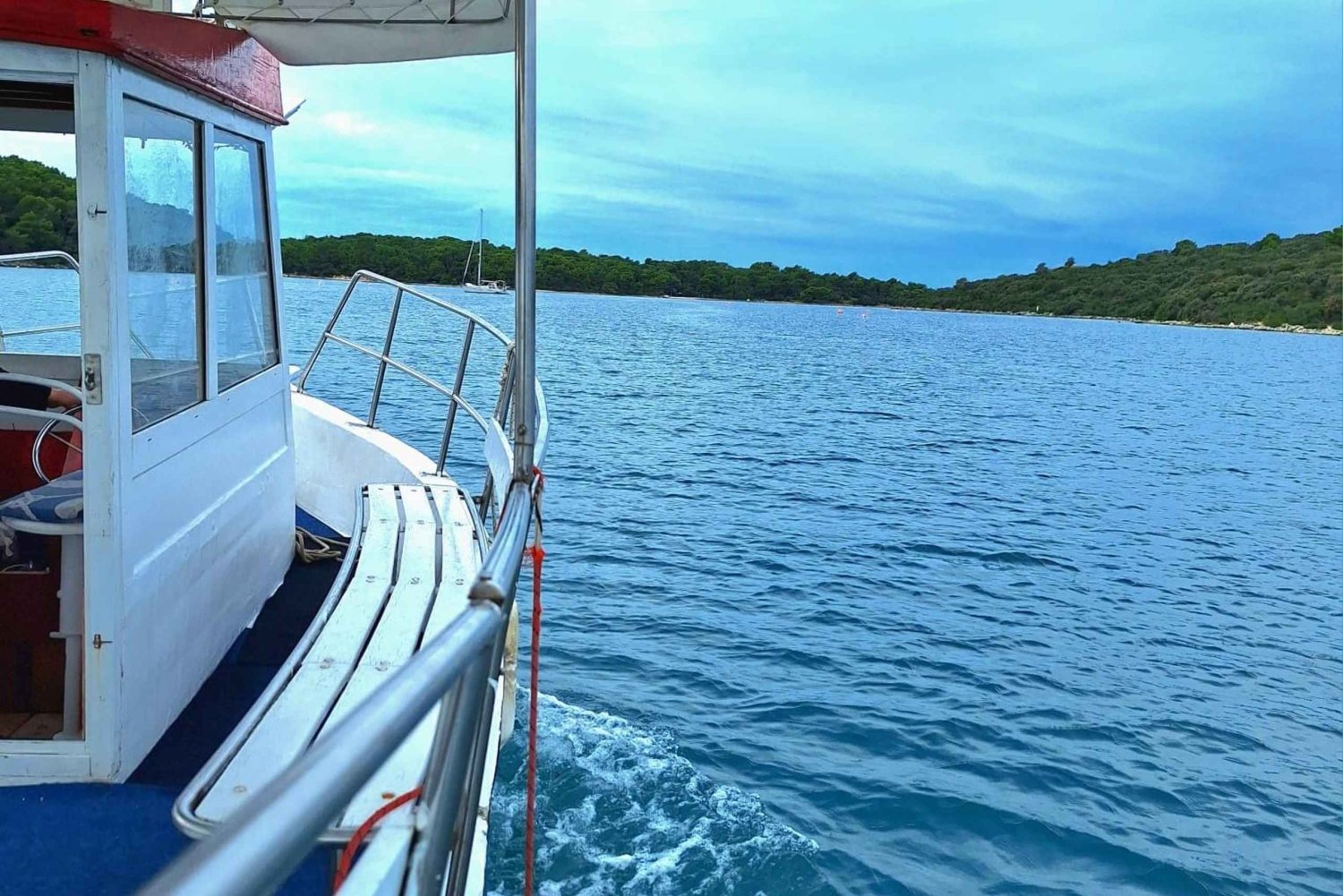 Pula: Boat Tour with Swimming and Snorkeling