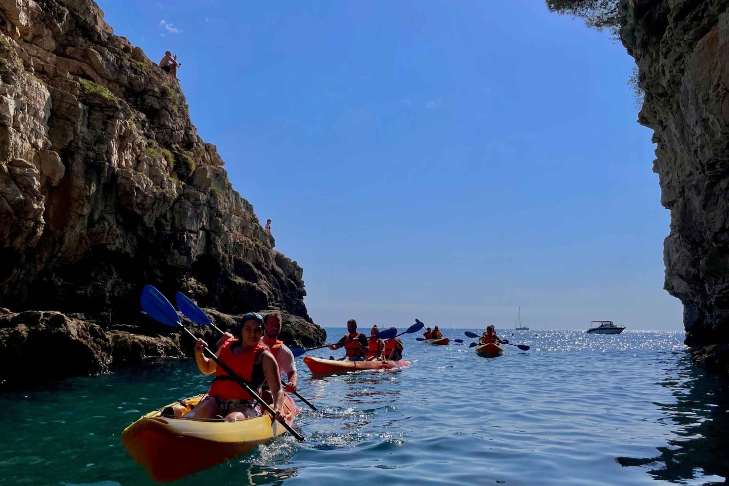 Pula: excursión en kayak por cuevas, cañones e islas, snorkel y exploración