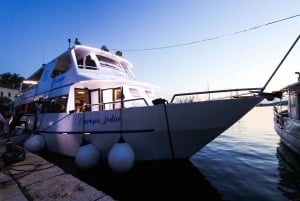 Pula: Dolphin&Sunset Cruise in Brijuni with Dinner&Drinks