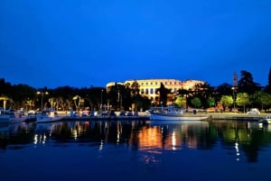 Pula: Dolphin Watching Cruise with Dinner and Drinks