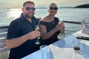 Pula : Dolphin Watching & Sunset Cruise with Dinner & Drinks