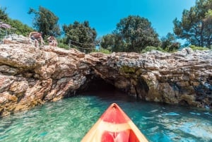Pula: Kajakäventyr med snorkling i grottor och på öar