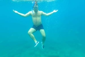 プーラ:カヤックツアー-クリフジャンピング、シュノーケリング、GoPro写真無料プレゼント