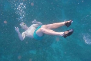 プーラ:カヤックツアー-クリフジャンピング、シュノーケリング、GoPro写真無料プレゼント