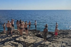 プーラ:カヤックツアー-クリフジャンピング、シュノーケリング、GoPro写真無料プレゼント