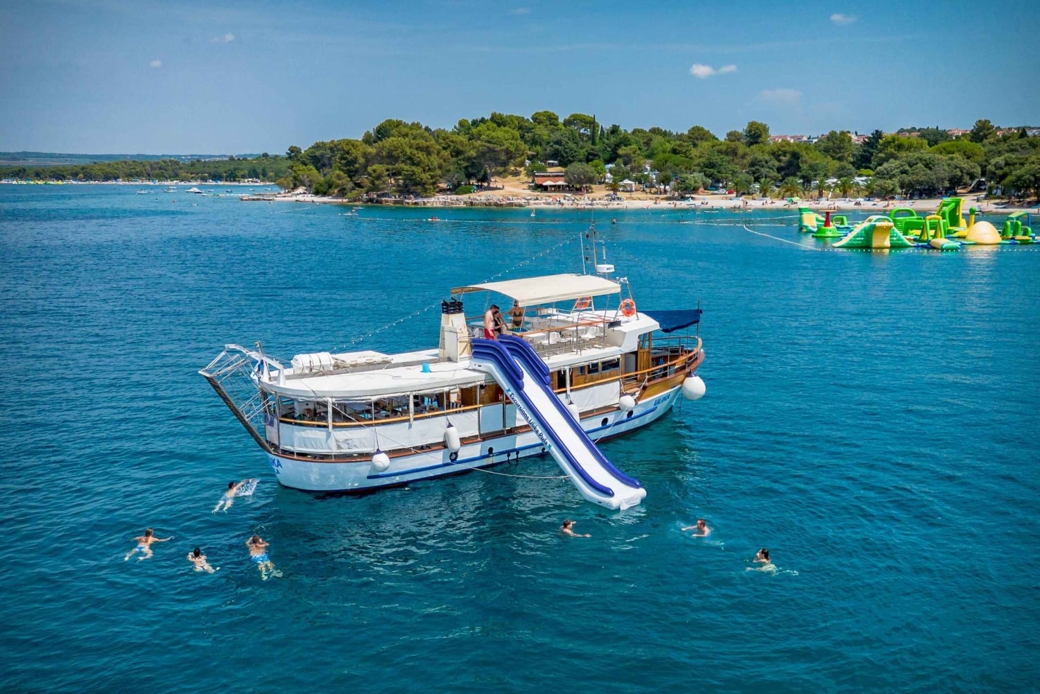 Pula: Parque Nacional de Brijuni/2 paradas para nadar/almuerzo/bebidas