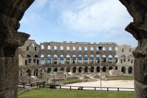 Pula: Pula Arena Entry Ticket & Guided City Highlights Tour