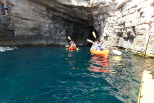 Pula: Sea Cave and Cliffs Guided Kayak Tour in Pula