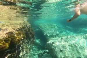 Pula: wycieczka kajakiem z przewodnikiem po jaskiniach morskich i klifach w Puli