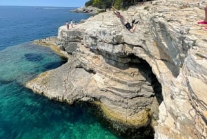 Pula: Sea Kayak Tour with Cave, Snorkeling and Cliff Jumping