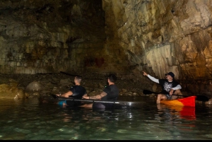 Pula: Tour al atardecer en kayak transparente, cueva, baño y salto desde acantilados