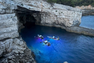 Pula: Tour transparente en kayak iluminado al atardecer/noche