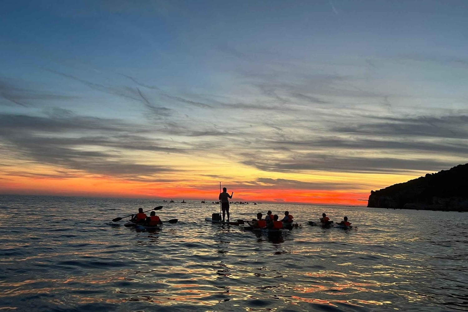 Pola: Tour serale e notturno in kayak trasparente illuminato
