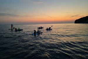 Pula: Tour transparente en kayak iluminado al atardecer/noche