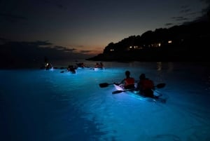 Pola: Tour serale e notturno in kayak trasparente illuminato