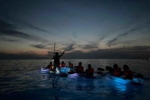 Pola: Tour serale e notturno in kayak trasparente illuminato