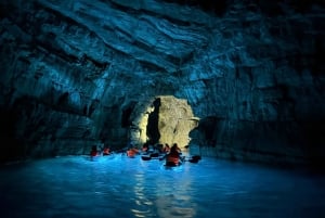 Pola: Tour serale e notturno in kayak trasparente illuminato