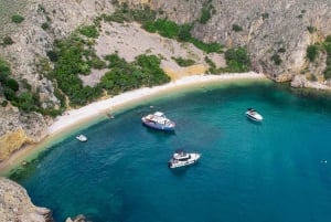 Punat-Krk, cruzeiro e mergulho na Praia Dourada e na Caverna Azul.
