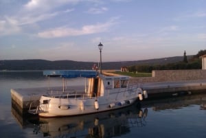 Passeio em Stara Baška e Plavnik com o barco táxi Kormat