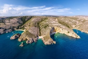 Passeio em Stara Baška e Plavnik com o barco táxi Kormat