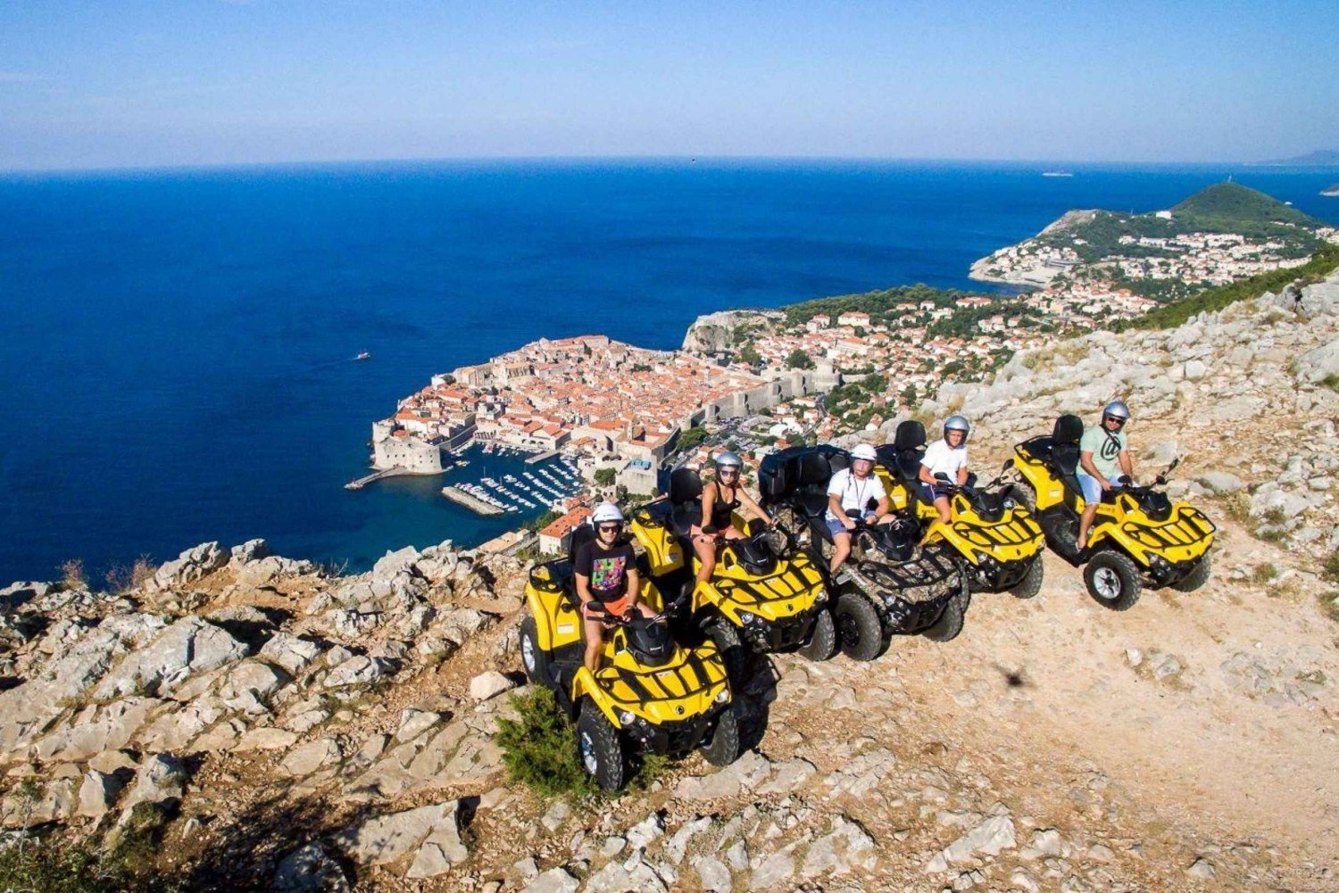 Dubrovnik: Maaseudun opastettu ATV-kierros ja tavernan virvokkeet.