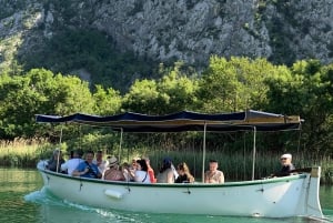 Omiš: Passeio de barco de 2 horas pelo rio Cetina e visita ao parque natural