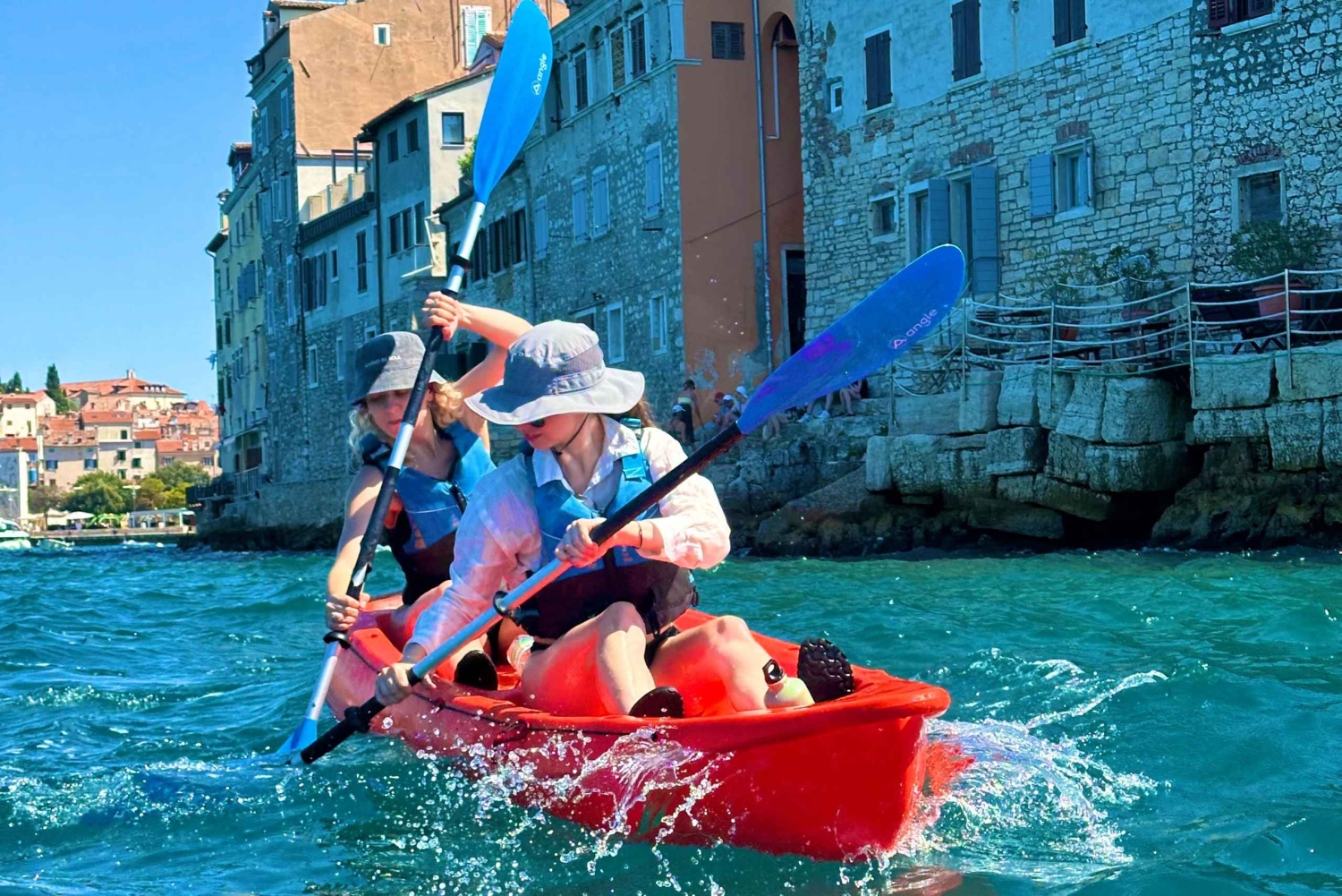 Rovinj: BUBA KAYAK TOURS: snorkelen, springen, gratis drankjes en foto's