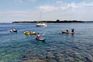 Excursión en kayak y snorkel por las islas desiertas del Cabo Dorado de Rovinj